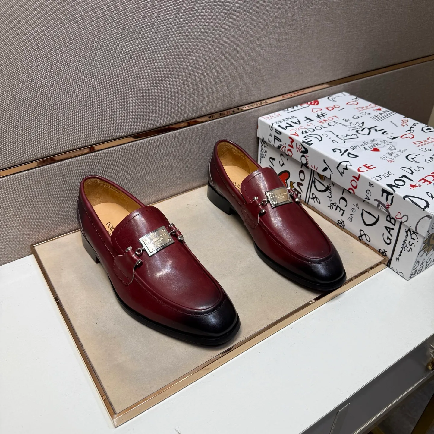 Men's men's shoes 💰pp520【DG～】Men's casual formal leather shoes 2025z cabinet sales simultaneously 🔶Size: 38-44#️⃣ 🔷2 colors🔜The upper is made of cowhide stitching ➕Cowhide lining, comfortable and breathable, sole: original comfortable, wear-resistant and non-slip outsole, ⚠️real thing📱photographed🎬real thing is better📢📢📢